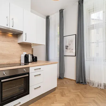 1# Fancy Share With Own Bathroom *