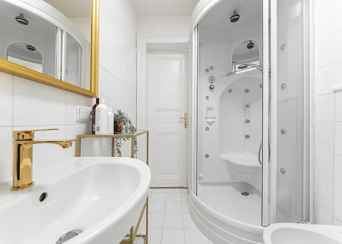 1# Fancy Share With Own Bathroom *