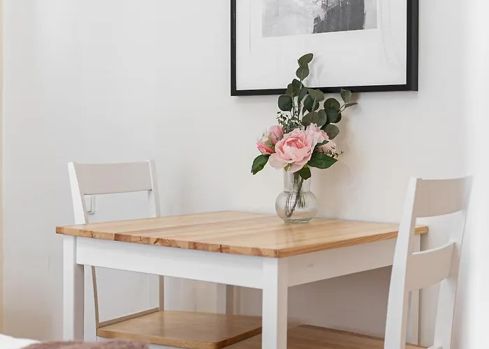 Rum i privatbostad 1# Fancy Share With Own Bathroom Prag